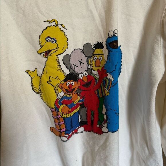 Uniqlo Cream Sweatshirt with Colorful Character Print - Picture 3 of 5